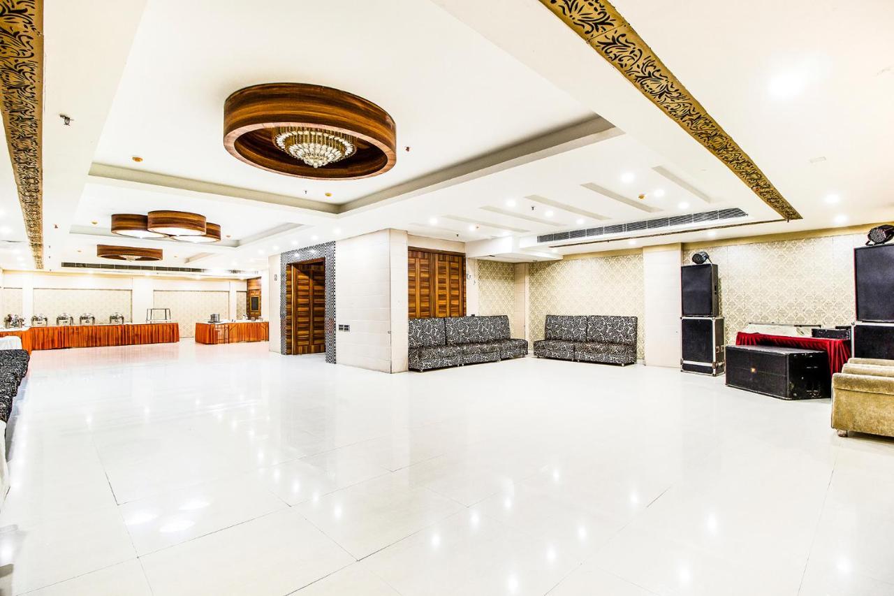 Fabhotel Le Monarque Chandīgarh 외부 사진